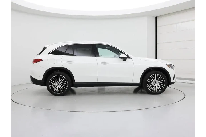 $39998 : Mercedes-Benz GLC 2024 AWD G image 7