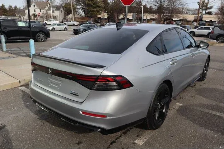 $25234 : Honda Accord Hybrid 2024 Spo image 6