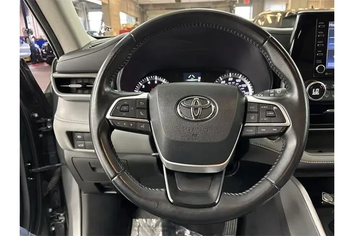$28900 : Toyota Highlander 2022 AWD L image 6