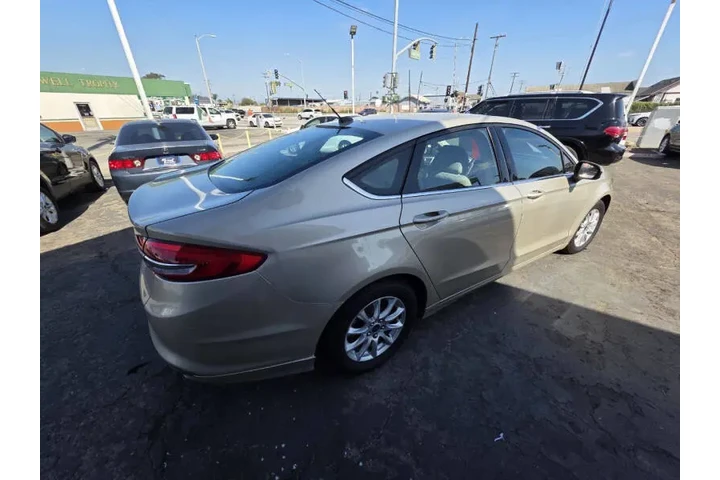 2017 Fusion S image 4