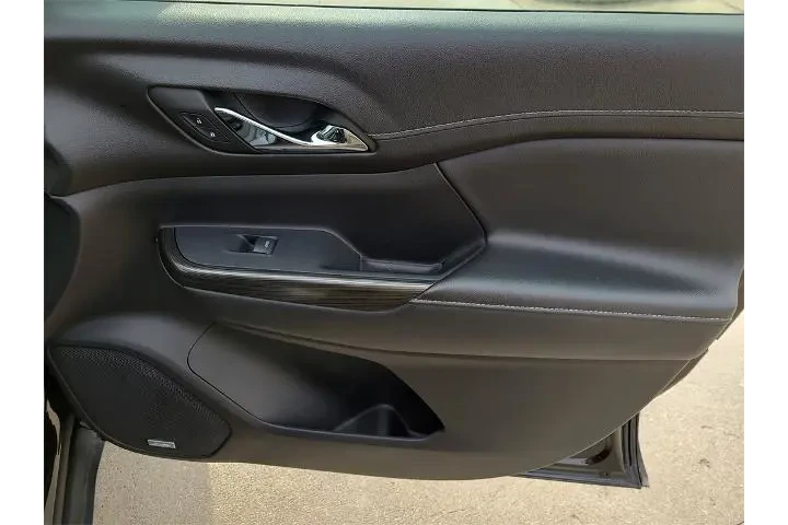 $24993 : GMC Acadia 2023 4x4 SLT 4dr image 8