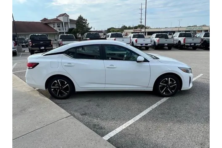 $18500 : Nissan Sentra 2024 SV 4dr Se image 6