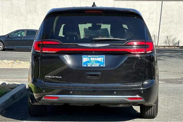 $27250 : Chrysler Pacifica 2024 Touri image 8