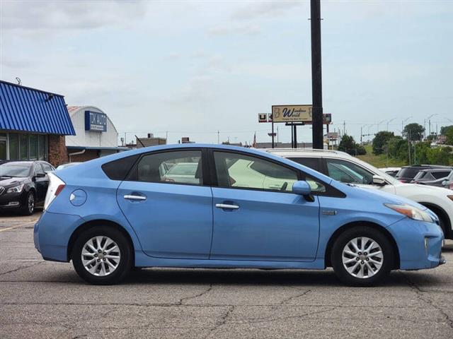 $4990 : 2013 Prius Plug-in Hybrid image 9