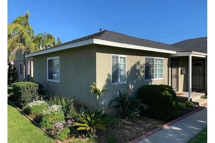 $1090 : Casa De Renta En Gardena image 1