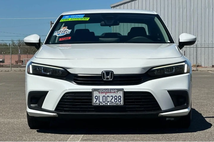 $24981 : Honda Civic 2024 LX 4dr Seda image 9