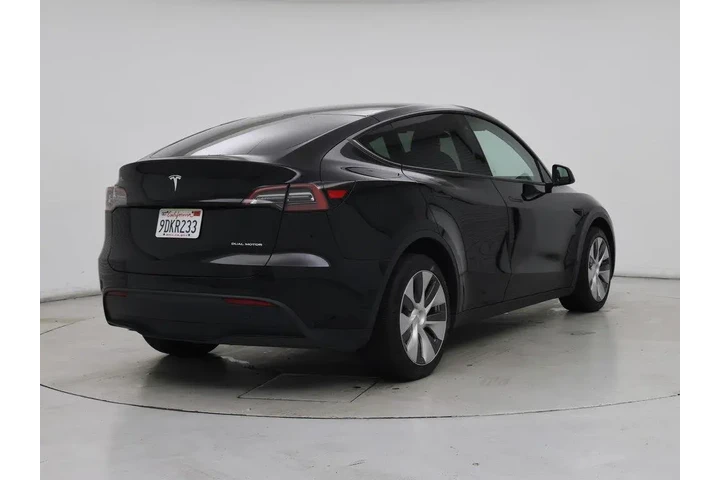 $31998 : Tesla Model Y 2022 AWD Long image 8