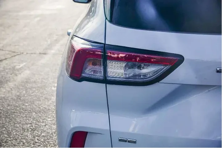 $15995 : Ford Escape 2020 SE 4dr SUV image 7