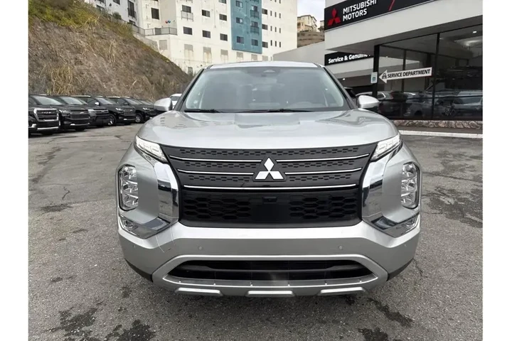 $27875 : Mitsubishi Outlander 2024 SE image 3