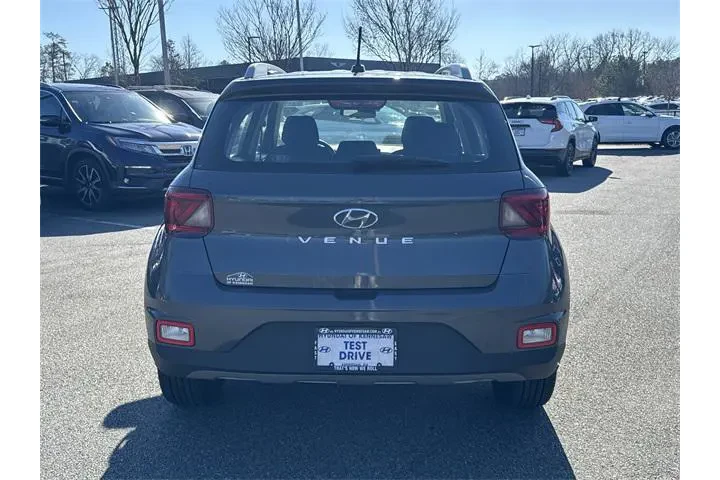 $20015 : Hyundai VENUE 2025 SEL 4dr C image 6