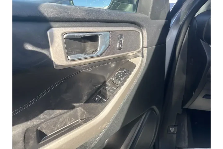 $30995 : Ford Explorer 2024 AWD XLT 4 image 7