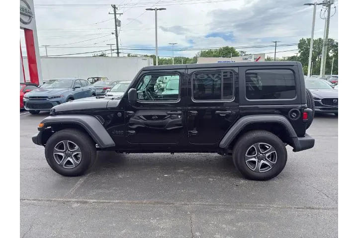 $33995 : Jeep Wrangler Unlimited 2022 image 9