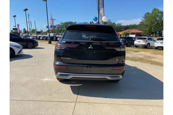 $25920 : Mitsubishi Outlander 2025 SE image 5