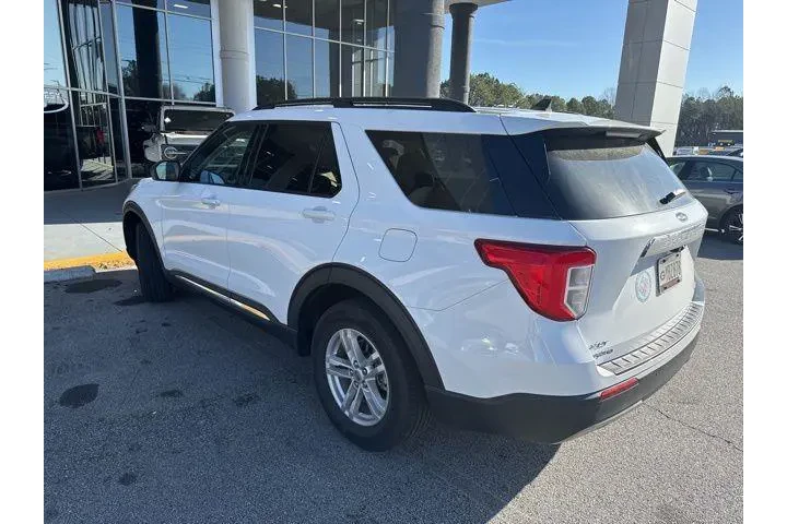$23990 : Ford Explorer 2021 AWD XLT 4 image 3