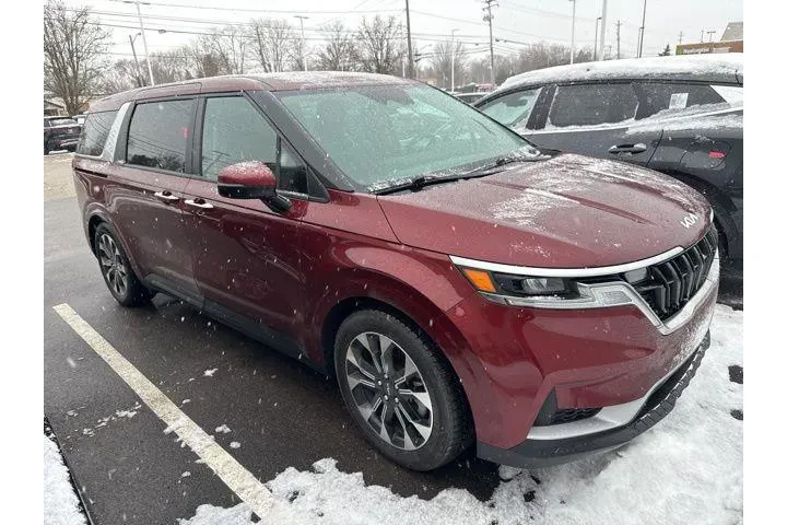 $32978 : Kia Carnival 2023 EX 4dr Min image 2