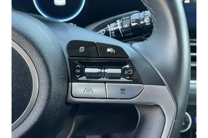 $18995 : Hyundai ELANTRA 2024 SEL 4dr image 9