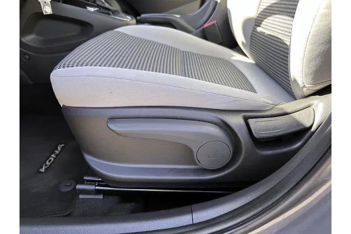 $17999 : Hyundai KONA 2023 AWD SE 4dr image 10