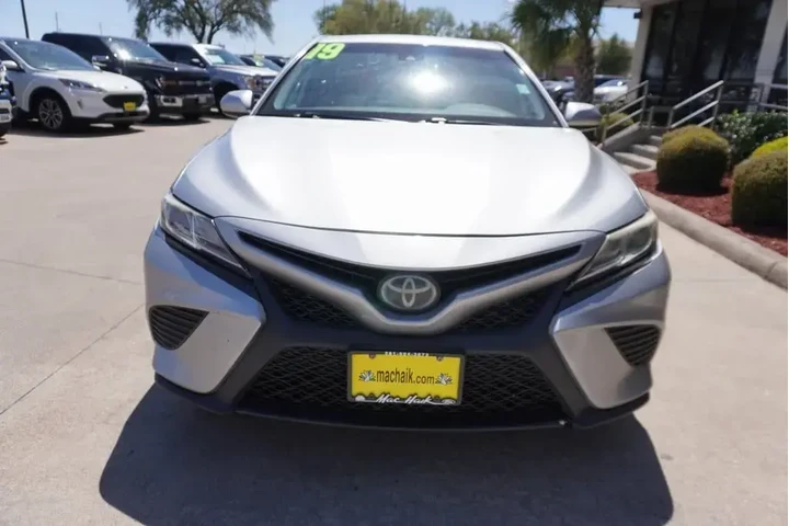 $10488 : Toyota Camry 2019 SE 4dr Sed image 2