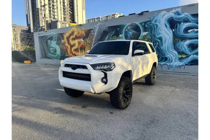 $35499 : 2019 4Runner SR5 Premium image 1