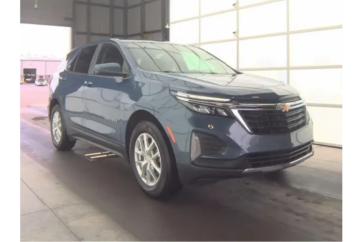 $21993 : Chevrolet Equinox 2024 LT 4d image 4