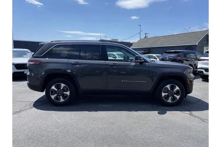 $23465 : Jeep Grand Cherokee 2023 4x4 image 5