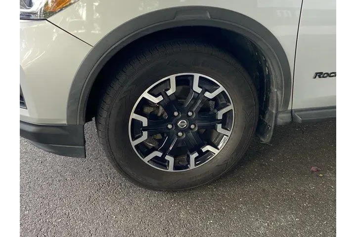 Nissan Pathfinder 2020 4x4 S image 9