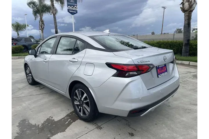 $19777 : Nissan Versa 2025 SV 4dr Sed image 6