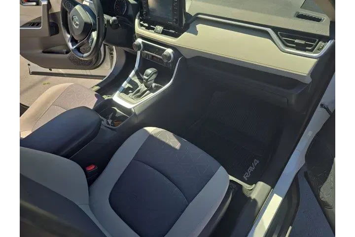 $25995 : Toyota RAV4 2020 AWD XLE 4dr image 9