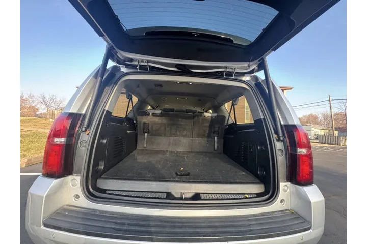 $14999 : 2018 Suburban LT image 8