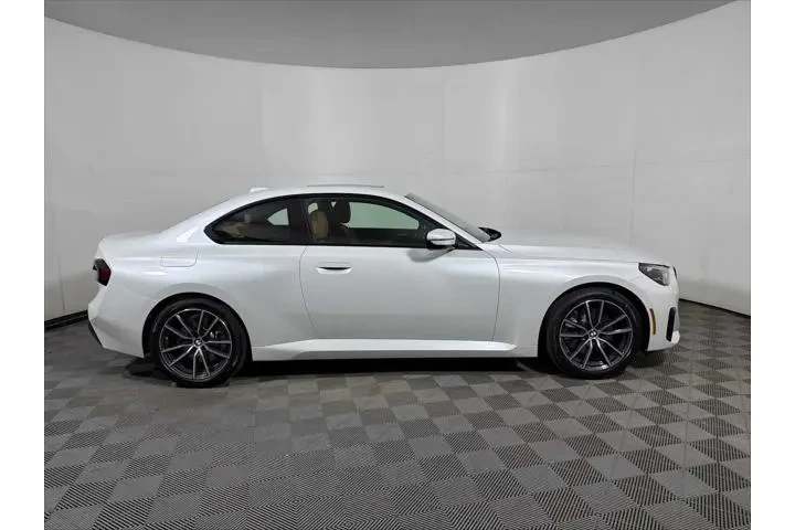 $39943 : BMW 2 Series 2024 AWD 230i x image 7