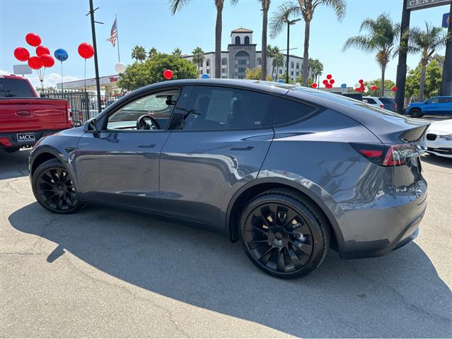 $28997 : 2021 Model Y Long Range image 4