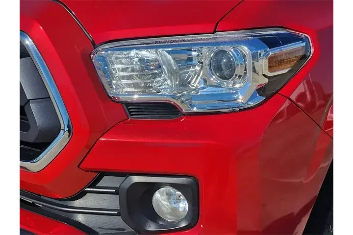 $27437 : Toyota Tacoma 2023 4x2 SR5 4 image 9