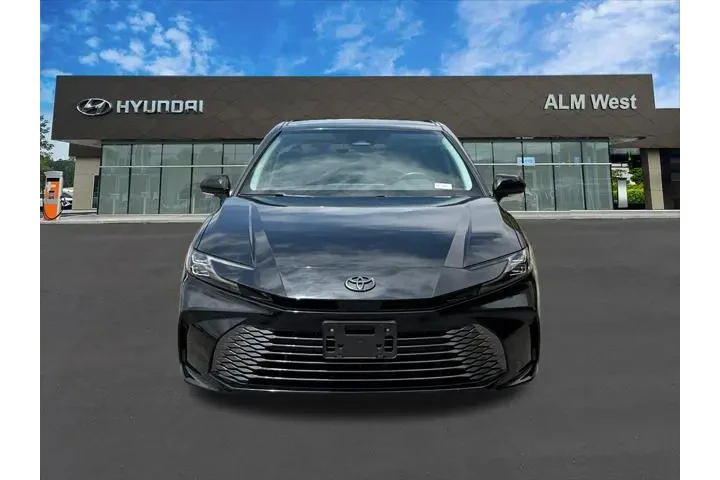 $33420 : Toyota Camry 2025 XLE 4dr Se image 1