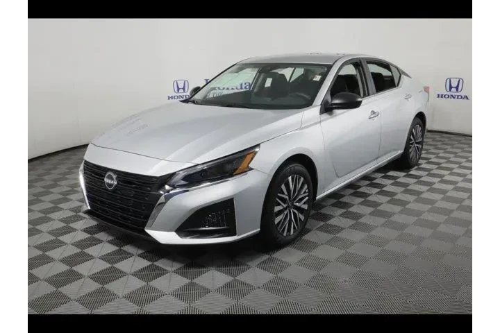 $25875 : Nissan Altima 2025 AWD 2.5 S image 3