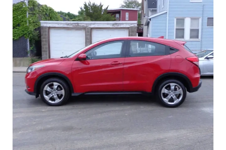$13950 : 2017 HR-V LX image 9