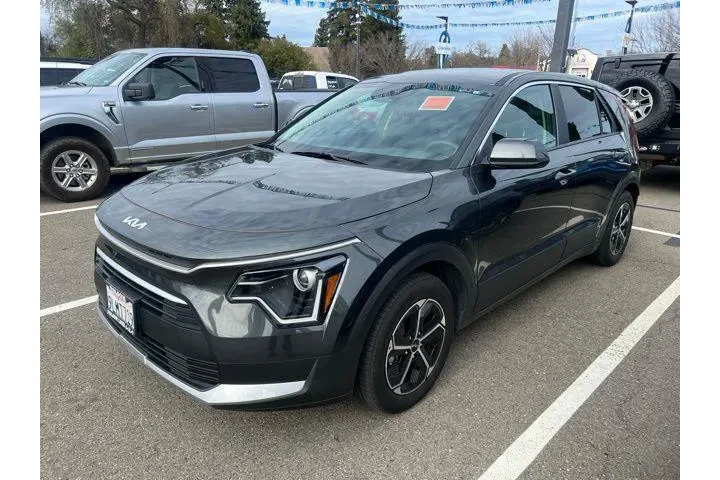 $24988 : Kia Niro 2024 LX 4dr Crossov image 1