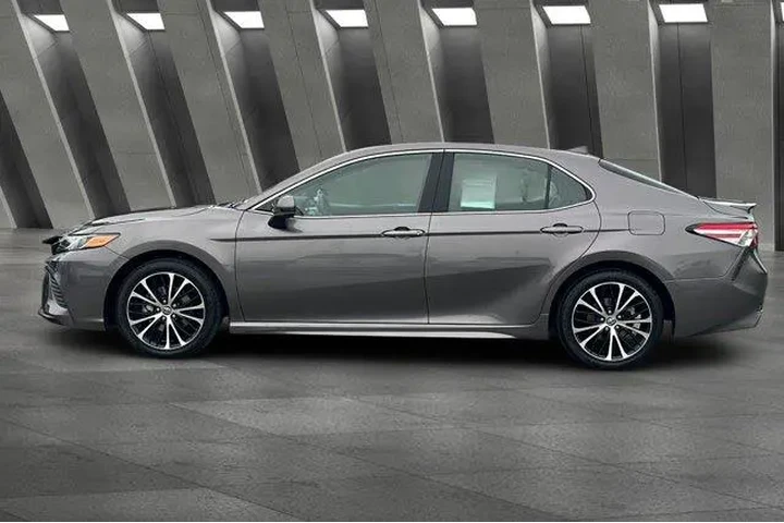 $19800 : Toyota Camry 2020 SE 4dr Sed image 10