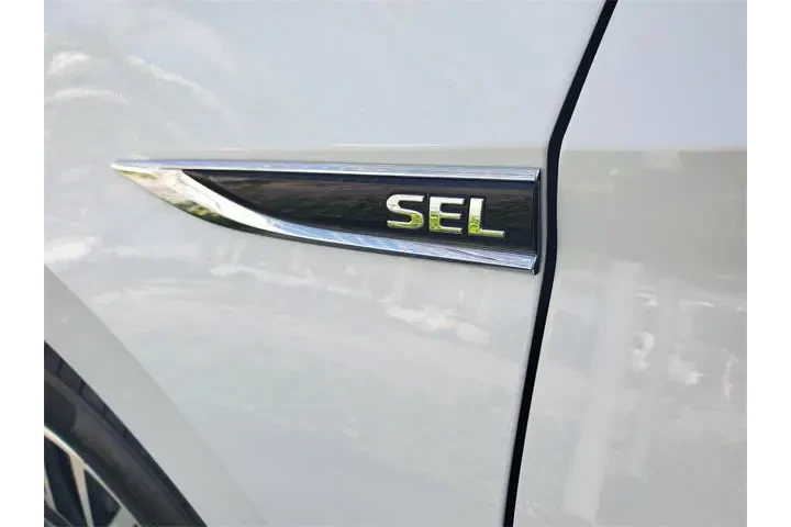 $12990 : Volkswagen Jetta 2019 SEL 4d image 9