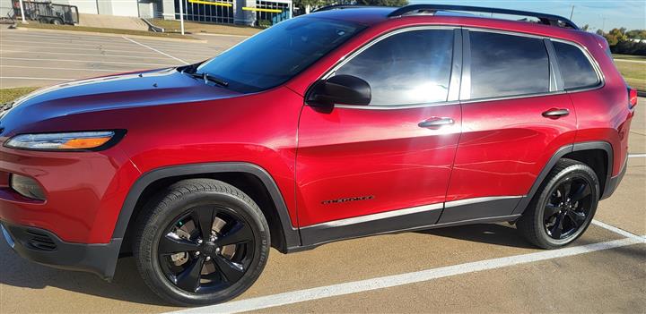 $5000 : 2016 Cherokee SPORT image 1