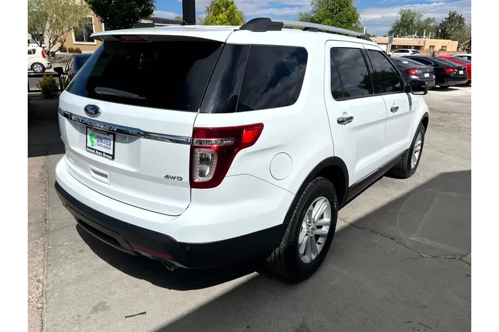 2015 Explorer XLT 4WD image 5