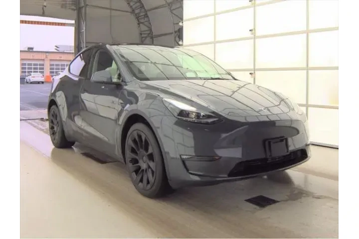 $28993 : Tesla Model Y 2023 4dr Cross image 4