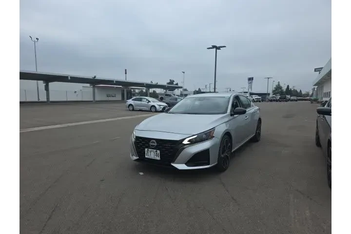 $21800 : Nissan Altima 2024 2.5 SR 4d image 3