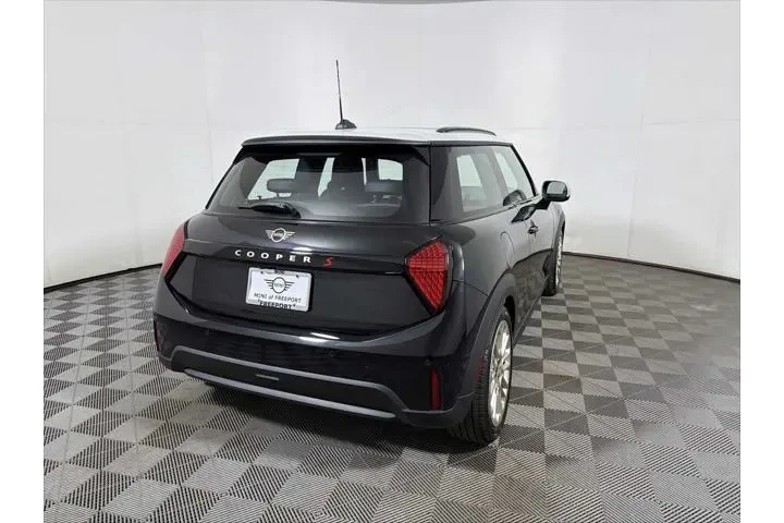 $28423 : MINI Hardtop 2 Door 2025 Coo image 6