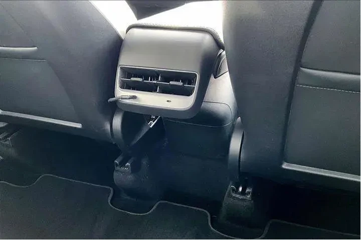 $34000 : Tesla Model Y 2023 AWD Perfo image 10