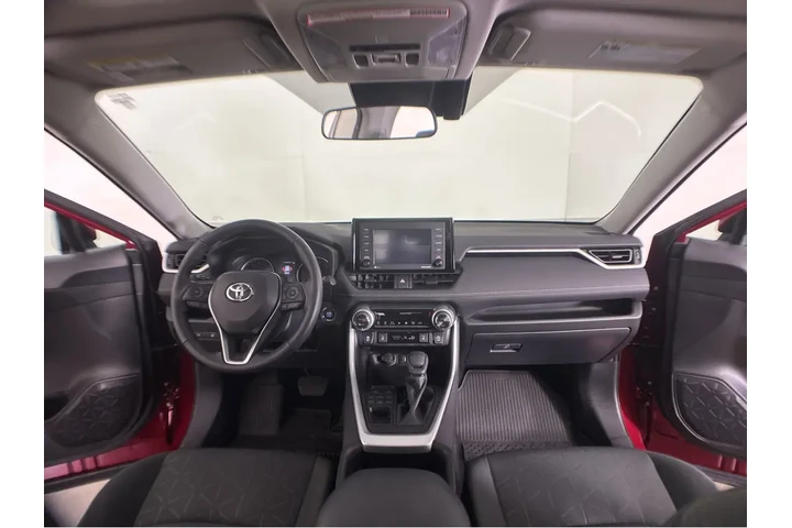 $33489 : Gold Certified2022 RAV4 XLE image 3