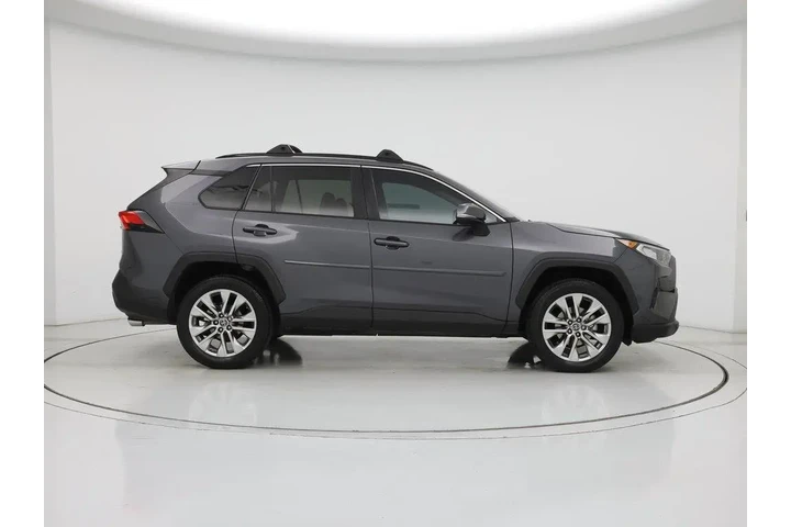 $28998 : Toyota RAV4 2021 XLE Premium image 7