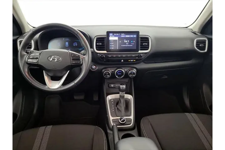 $19998 : Hyundai VENUE 2024 SEL 4dr C image 9