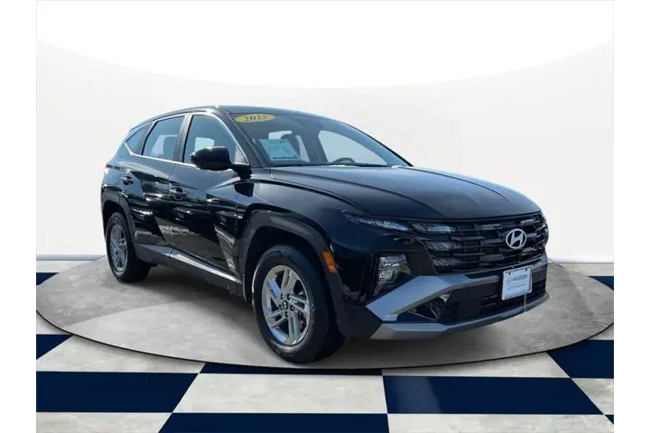 $28555 : Hyundai TUCSON 2025 AWD SE 4 image 1
