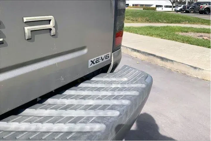 $8995 : Nissan Frontier 2003 2dr Kin image 8