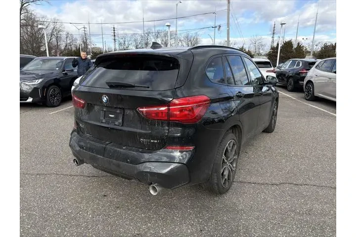 $27943 : BMW X1 2022 AWD xDrive28i 4d image 6
